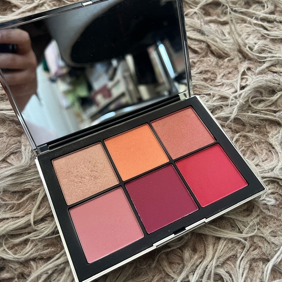NARS Limited Edition Wanted 2 Cheek Palette❤️🧡✨ - Picture 7 of 15
